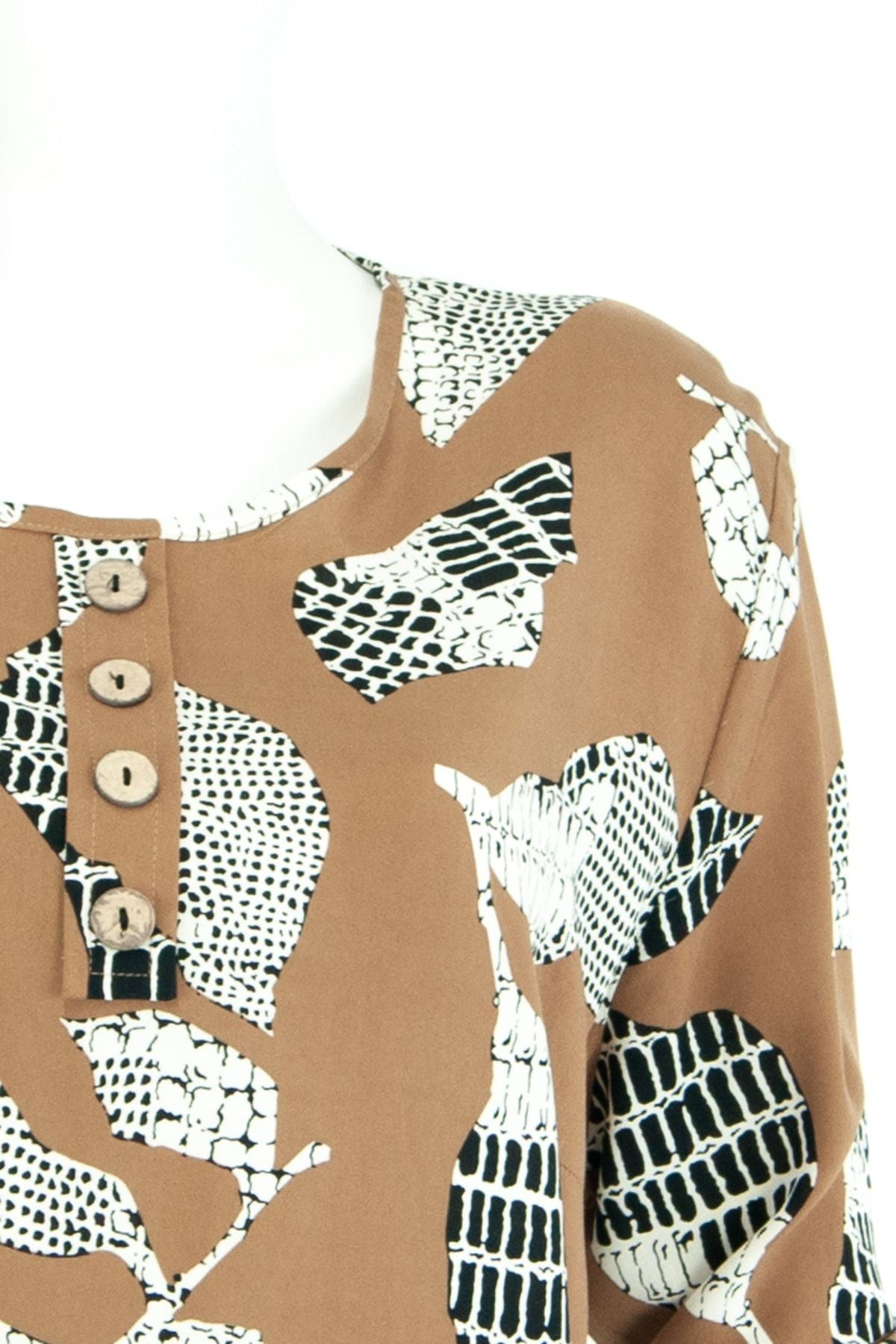 Kadın Yuvarlak Yaka Uzun Kol Şık Motif Desenli Rahat Kesim Likrasız Viskon Kumaş Anne Bluz